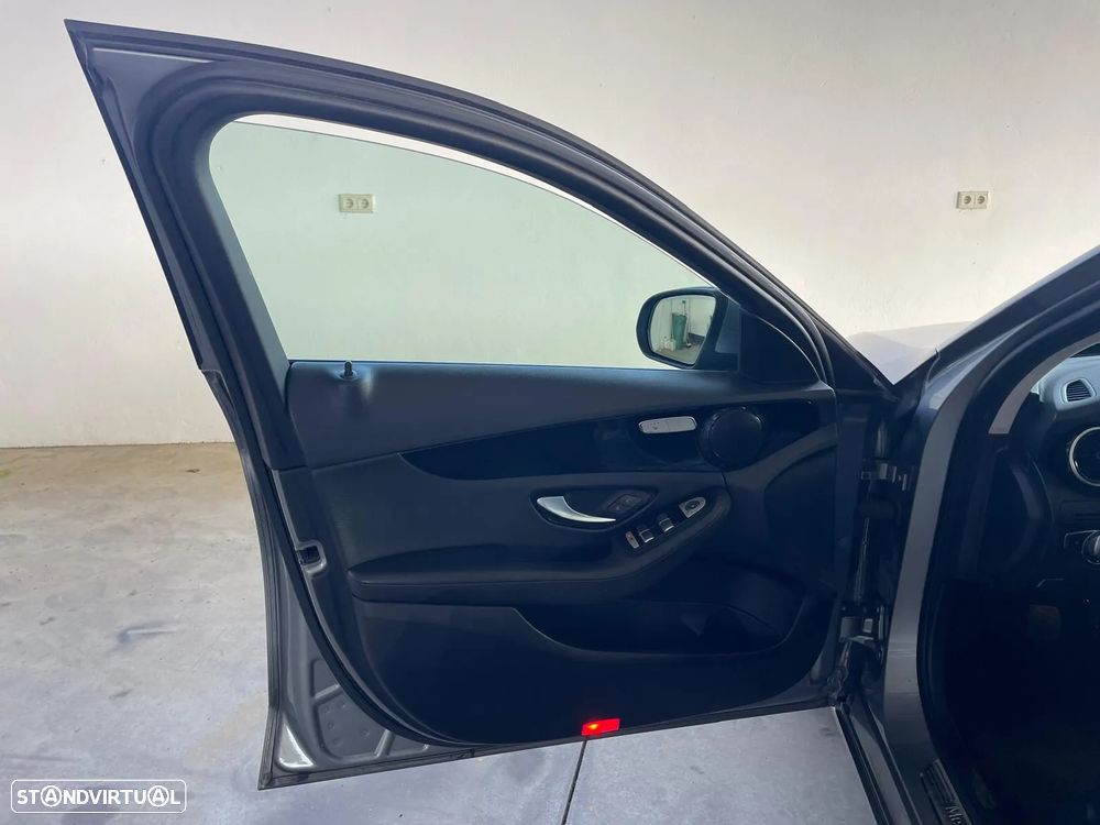 Mercedes-Benz C 220 d Avantgarde - 32