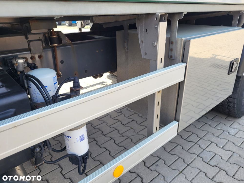 Volvo FE 280 dwukomorowa - 23