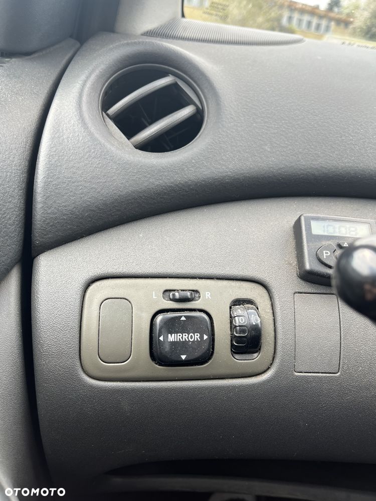 Toyota Yaris 1.4 D-4D Base - 19