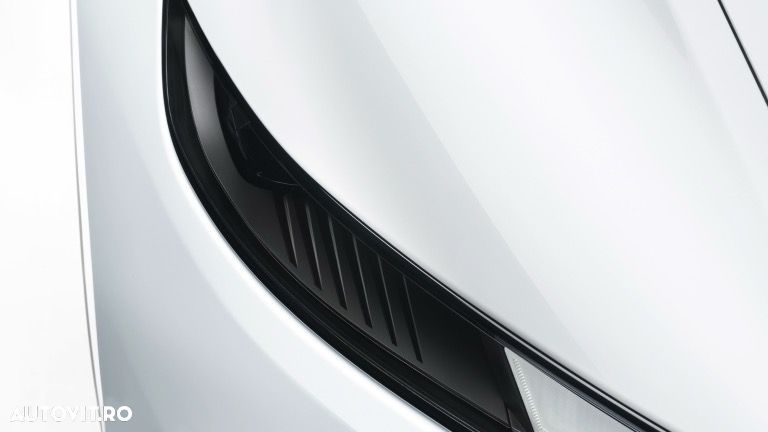 Tesla Model Y RWD Standard - 11
