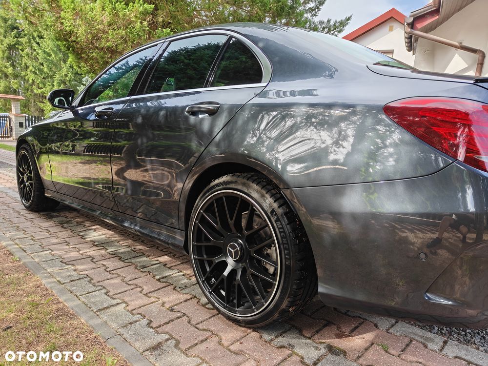 Mercedes-Benz Klasa C 200 7G-TRONIC - 31