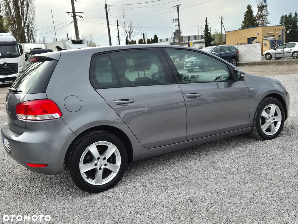 Volkswagen Golf 2.0 TDI DPF DSG MATCH - 12