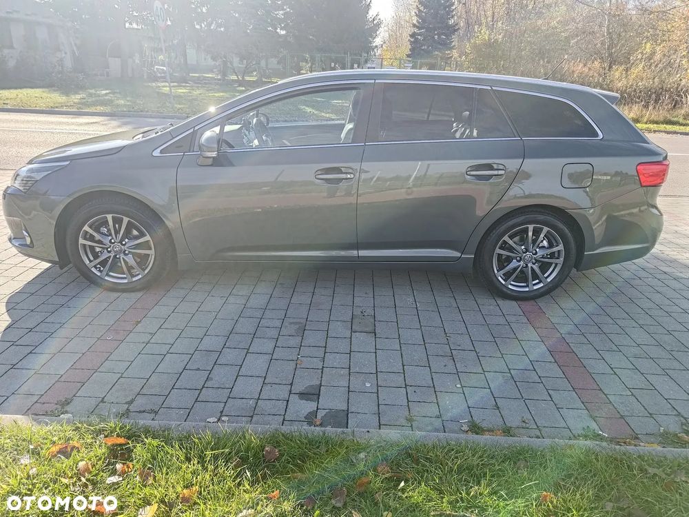 Toyota Avensis 1.8 Sol plus NAVI - 7