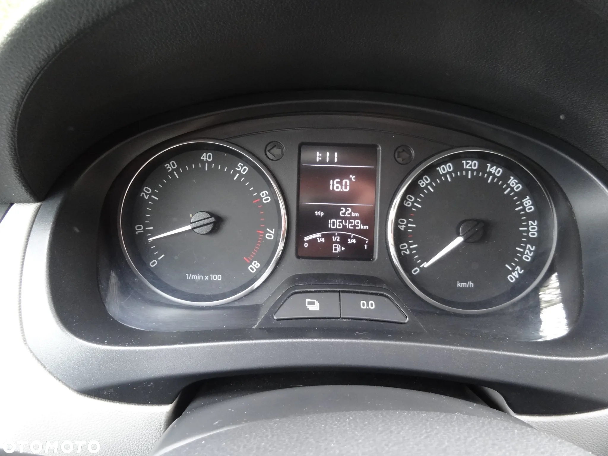 Skoda RAPID 1.2 TSI Active - 32