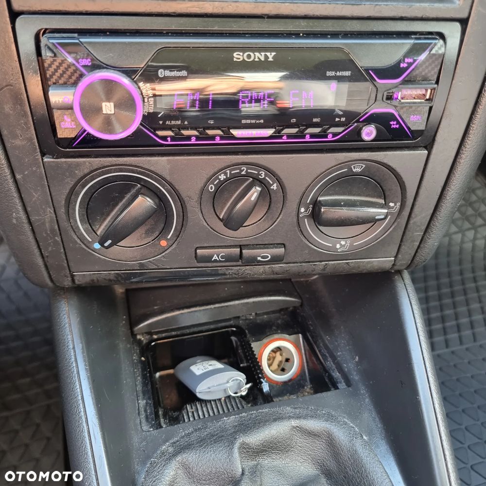 Volkswagen Golf - 12