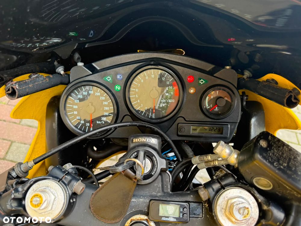 Honda CBR - 29