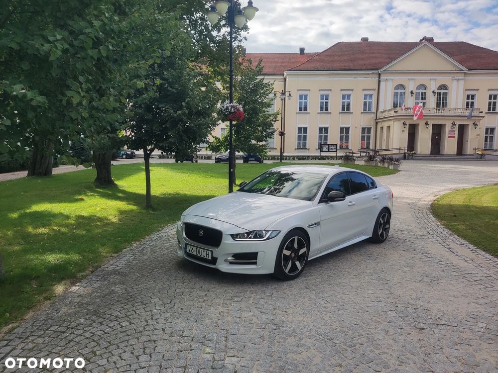 Jaguar XE 2.0 D R-Sport - 3