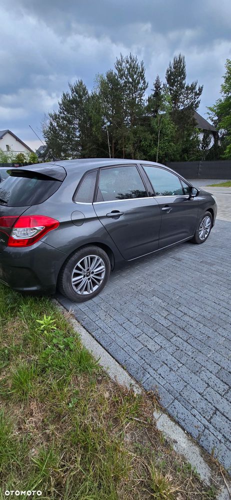 Citroën C4 VTi 120 Attraction - 8