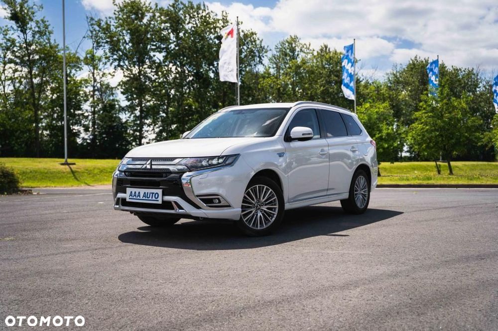 Mitsubishi Outlander - 3