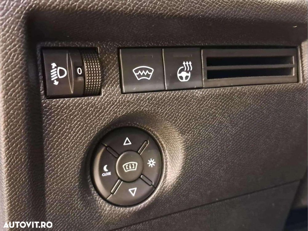 Citroën C4 1.2 eDCT6 MHEV MAX - 16