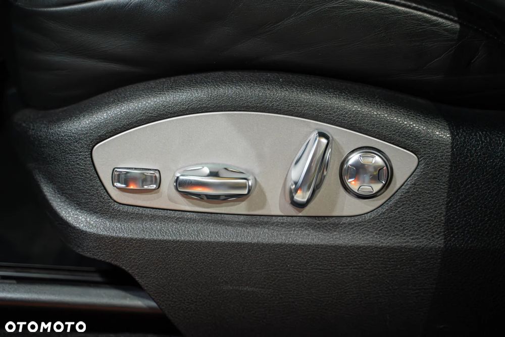 Porsche Macan - 28