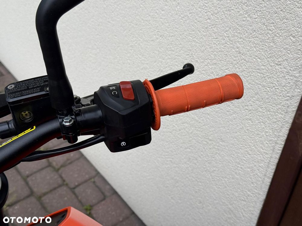 KTM Duke 125 - 10