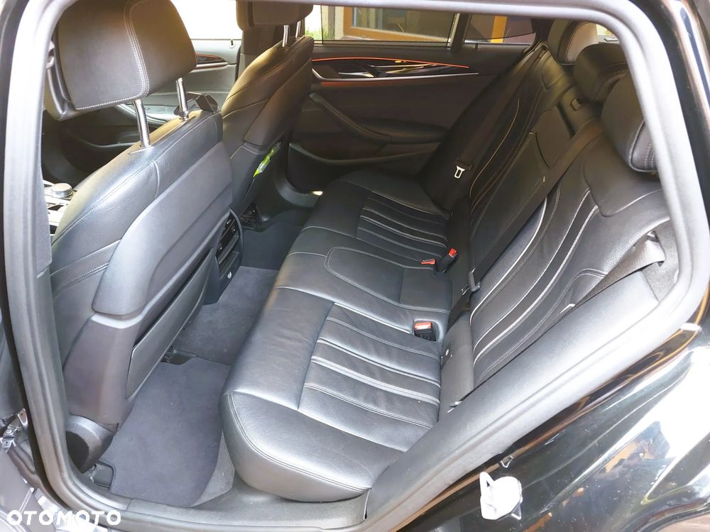 BMW Seria 5 525d Luxury Line sport - 18