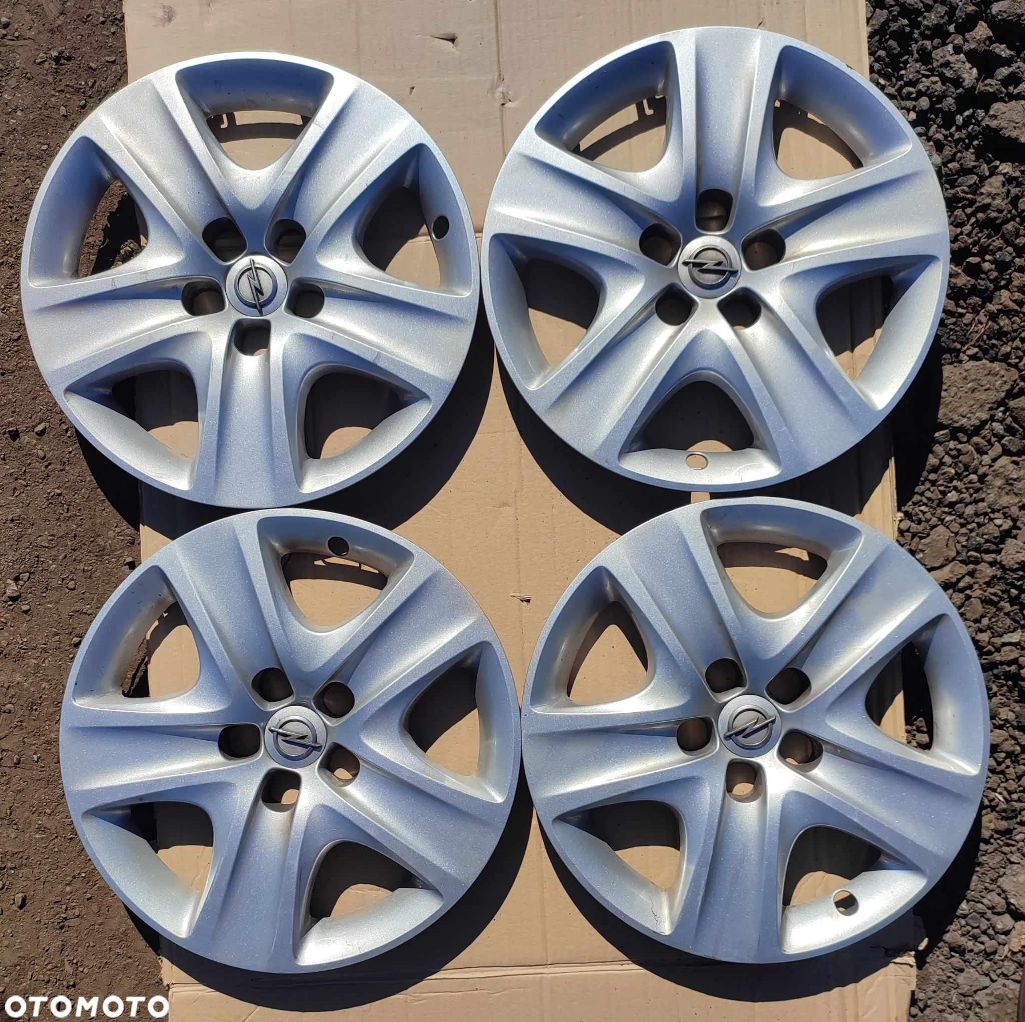Opel Astra J Zafira C kołpaki 17" oryginalne - 1