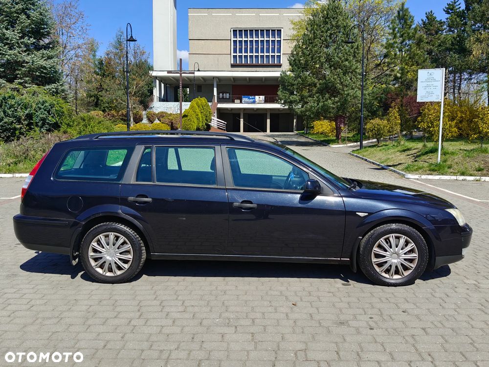 Ford Mondeo 1.8 Ghia - 10