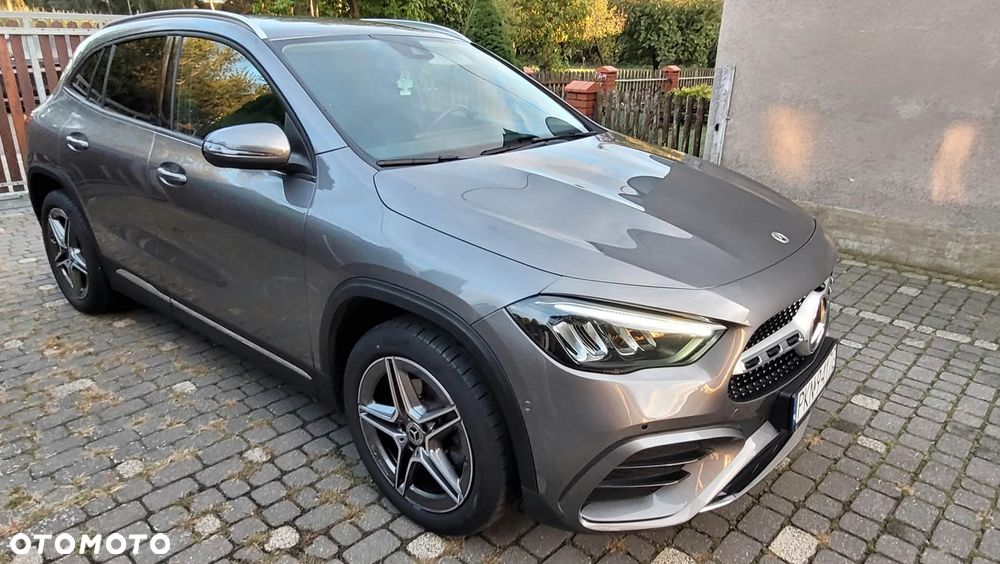Mercedes-Benz GLA 180 d AMG Line - 2
