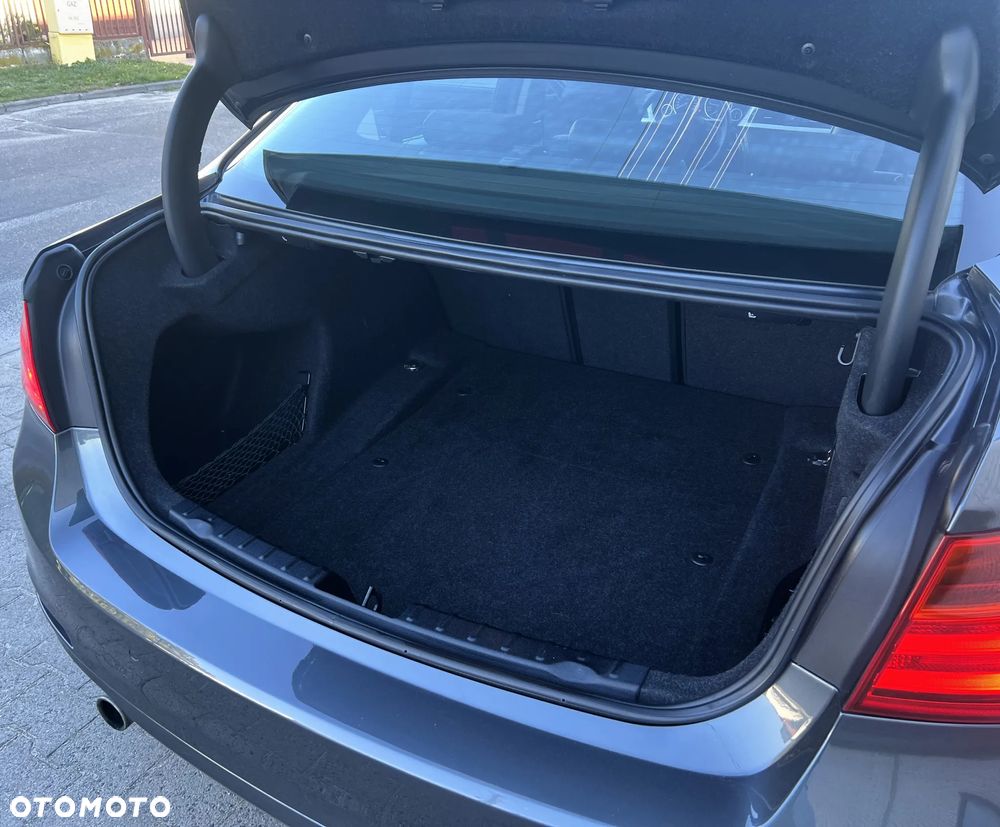 BMW Seria 3 316i - 38