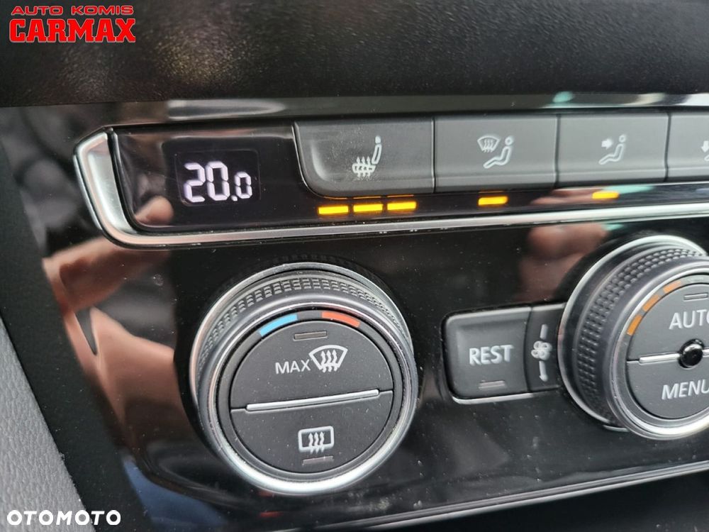 Volkswagen Passat - 21