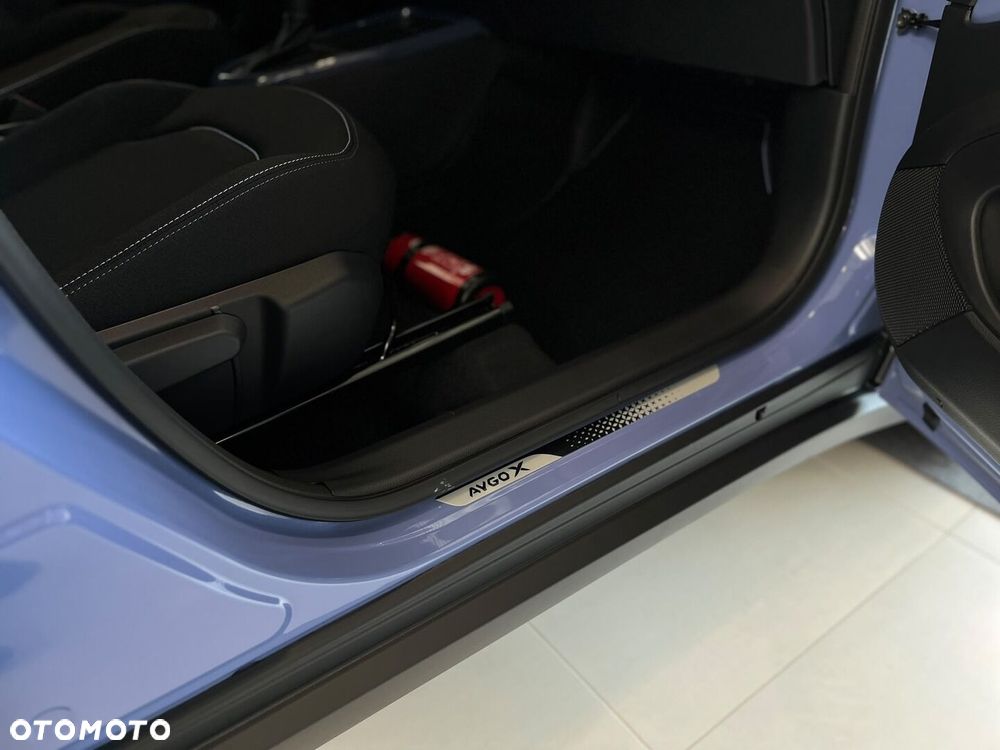 Toyota Aygo X Hybrid 1.5 Style e-CVT - 12