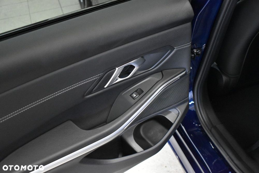 BMW Seria 3 - 23