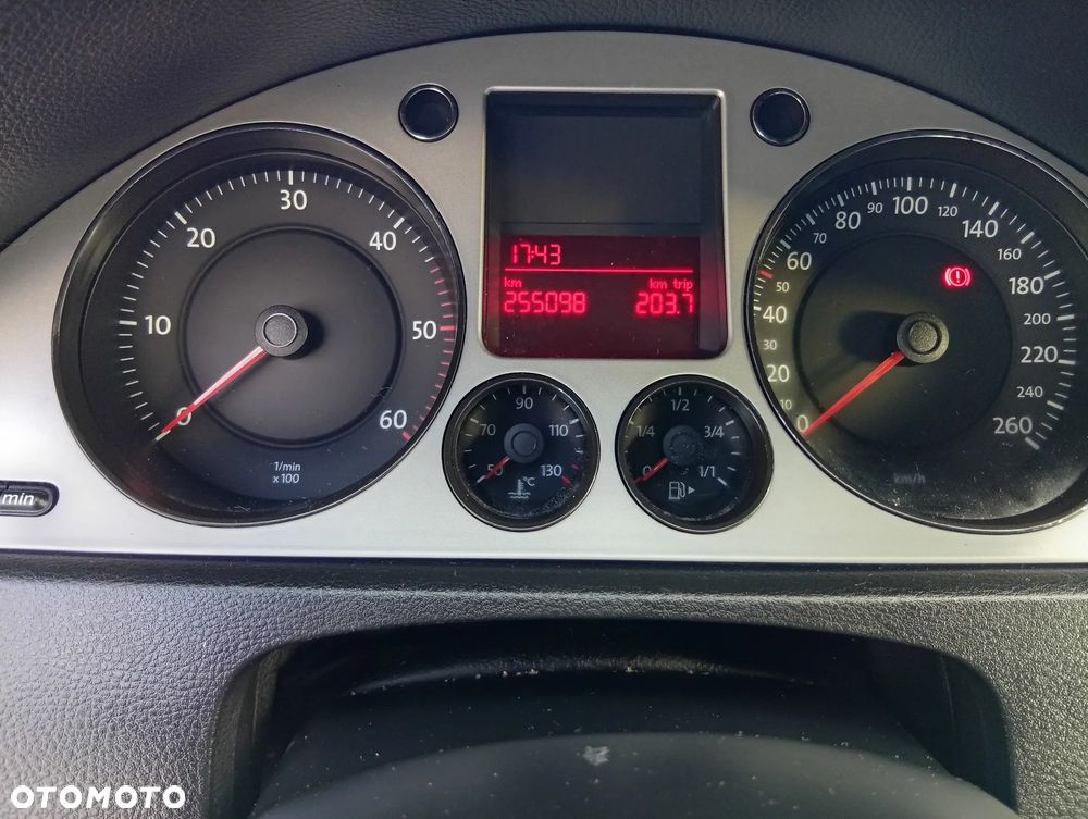 Volkswagen Passat - 13