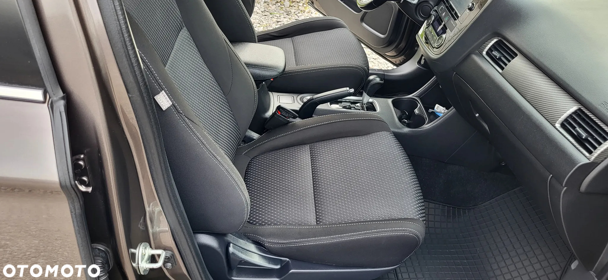 Mitsubishi Outlander 2.0 Intense + 4WD CVT - 17