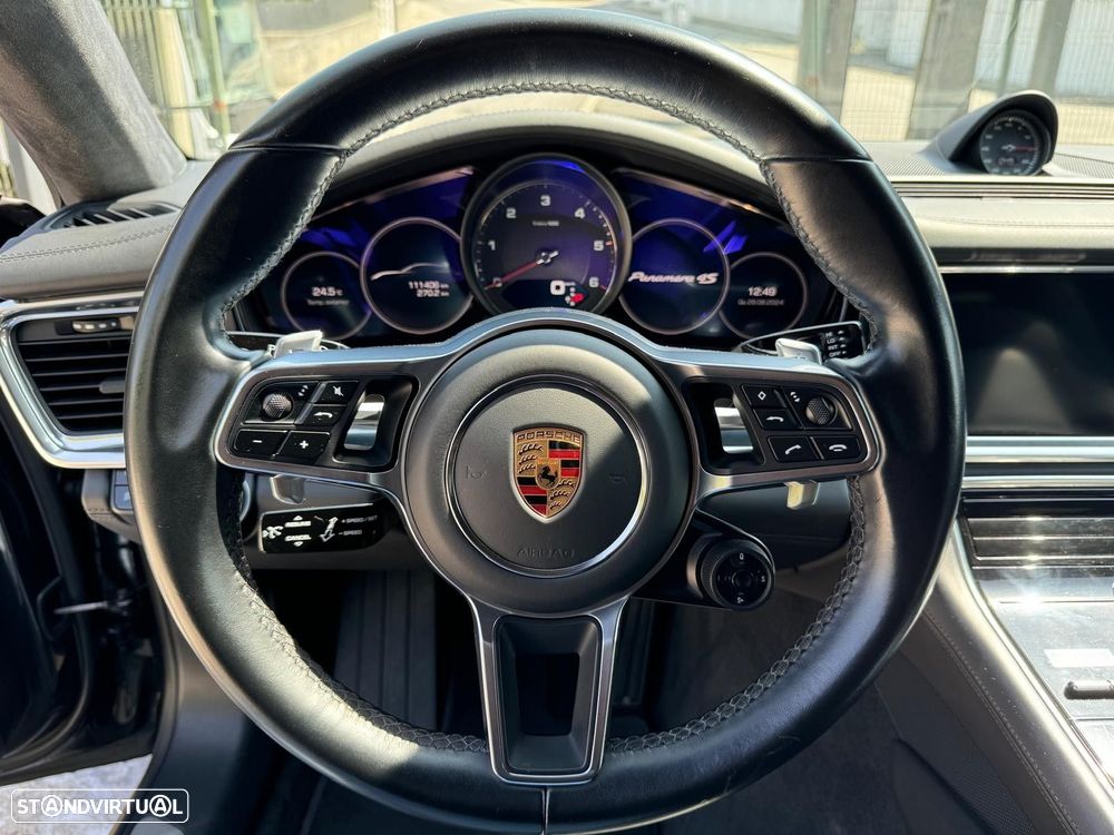 Porsche Panamera 4 S - 42