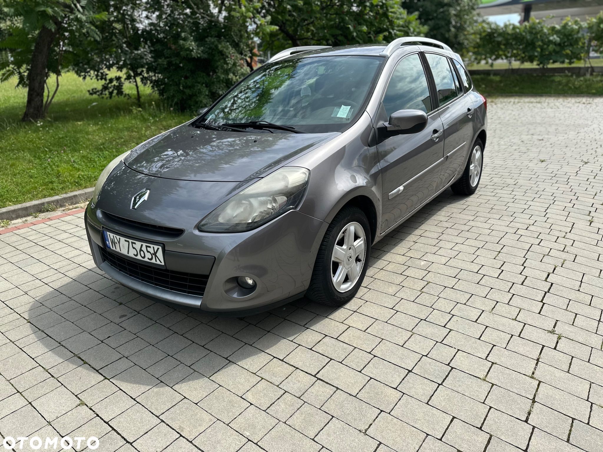 Renault Clio 1.5 dCi 85 FAP Grandtour Luxe - 1