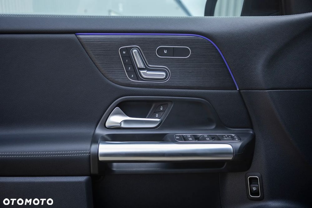 Mercedes-Benz GLA - 10