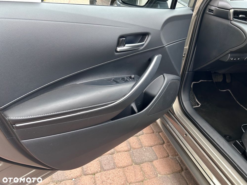 Toyota Corolla 2.0 Hybrid Style - 21