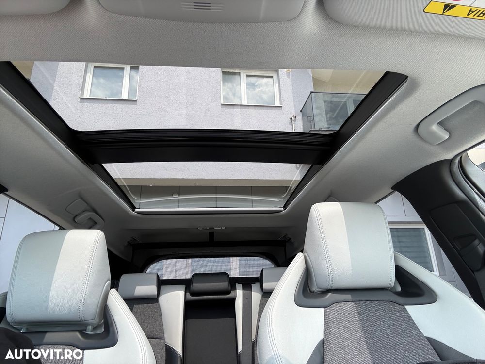 Toyota Corolla 2.0 HSD Exclusive Plus GR Sport Bi-Tone - 9