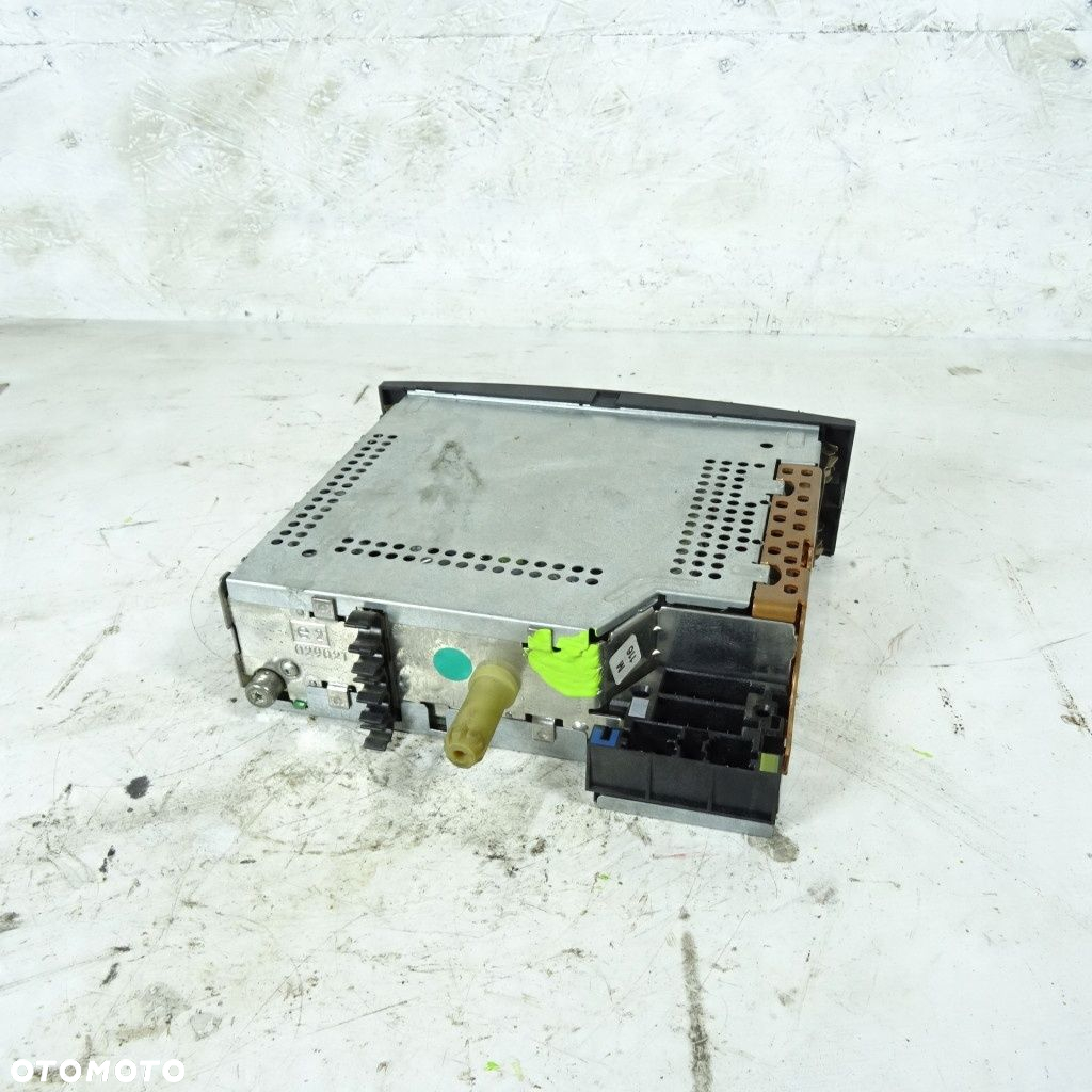 RENAULT SCENIC II 1.9D RADIO 8200300858B - 3
