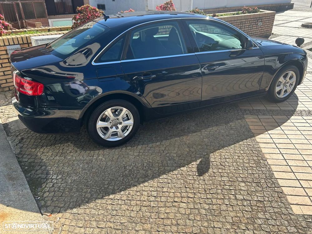Audi A4 2.0 TDI Advance - 4