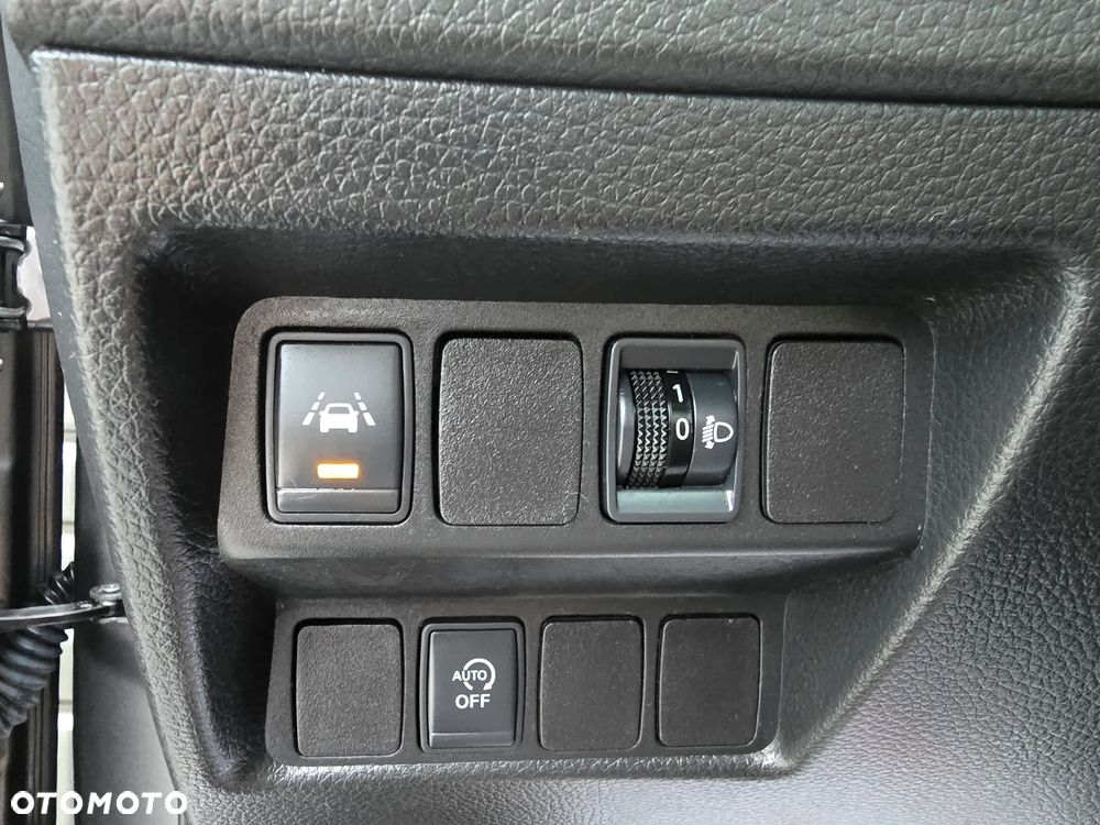 Nissan Qashqai 1.6 DIG-T N-Connecta - 32