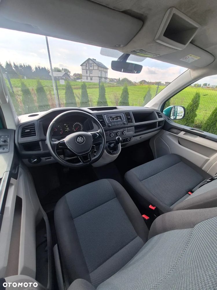 Volkswagen Caravelle - 21
