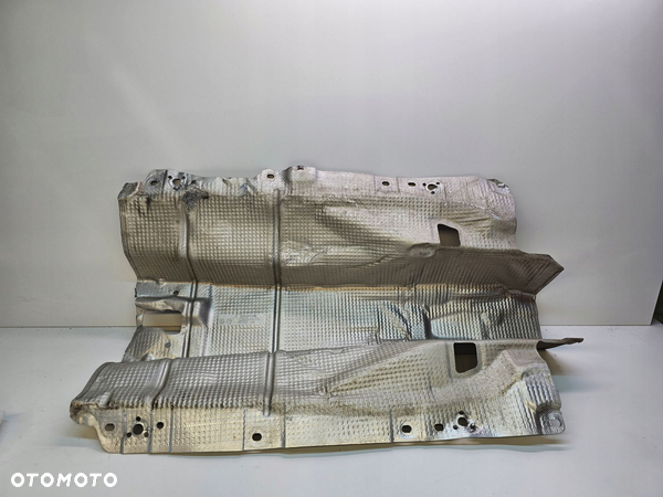 OSŁONA TERMICZNA TUNELU AUDI A4 B9 A5 8W0804160
