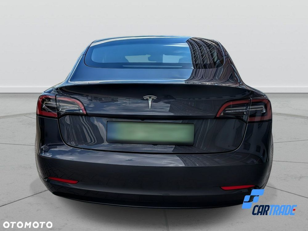 Tesla Model 3 - 6