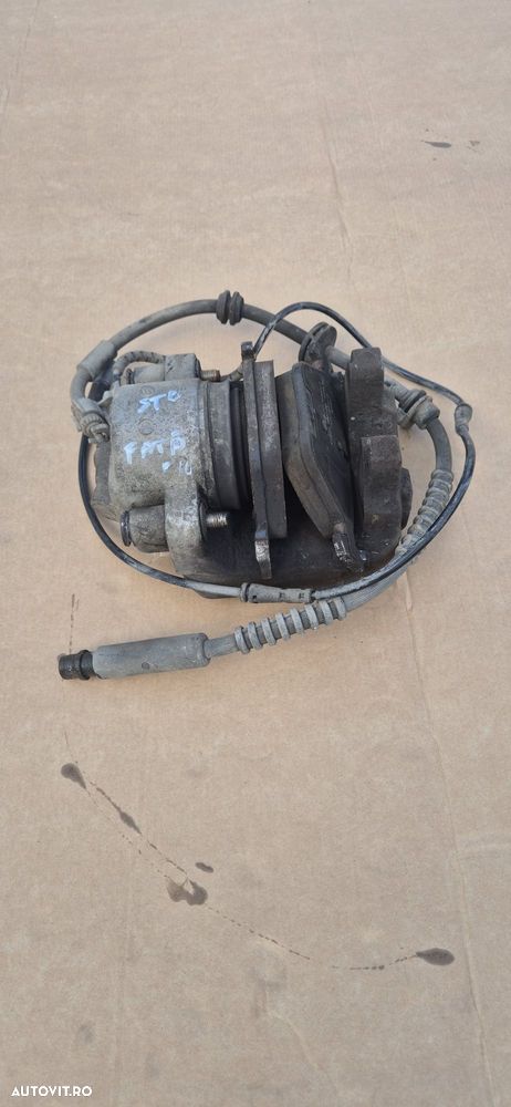 Etrier stanga fata bmw seria 5 f10 f11 2.0d 2011 - 3