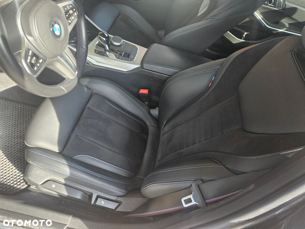 BMW Seria 3 318i M Sport - 11