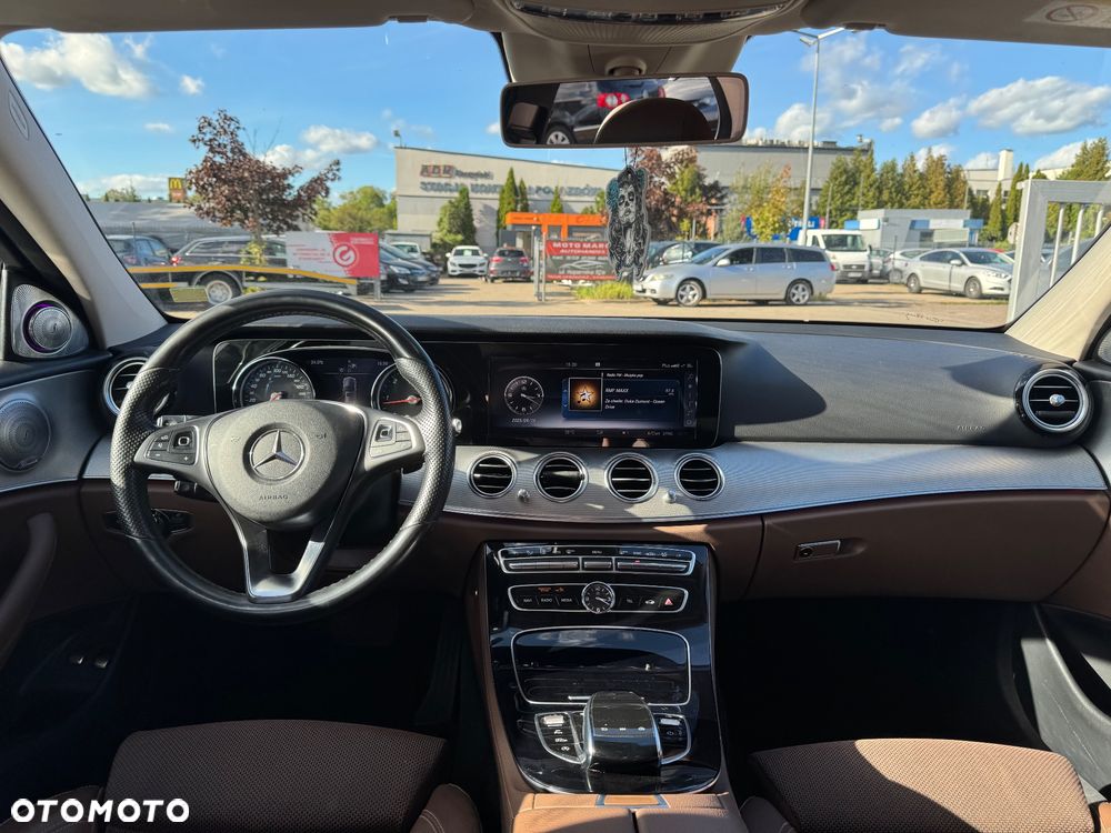 Mercedes-Benz Klasa E 220 d T 9G-TRONIC Avantgarde - 34