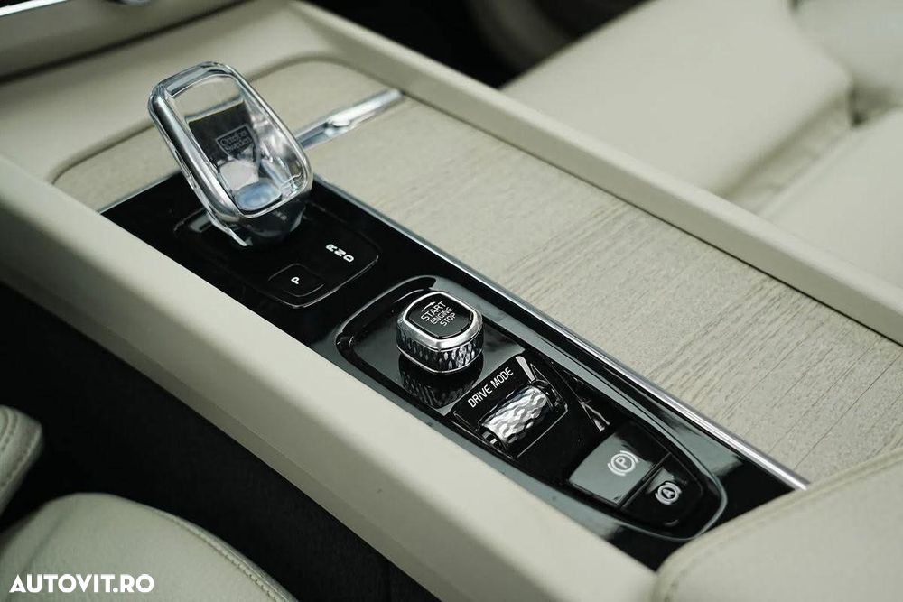 Volvo XC 60 Recharge T6 Twin Engine eAWD Inscription Expression - 36