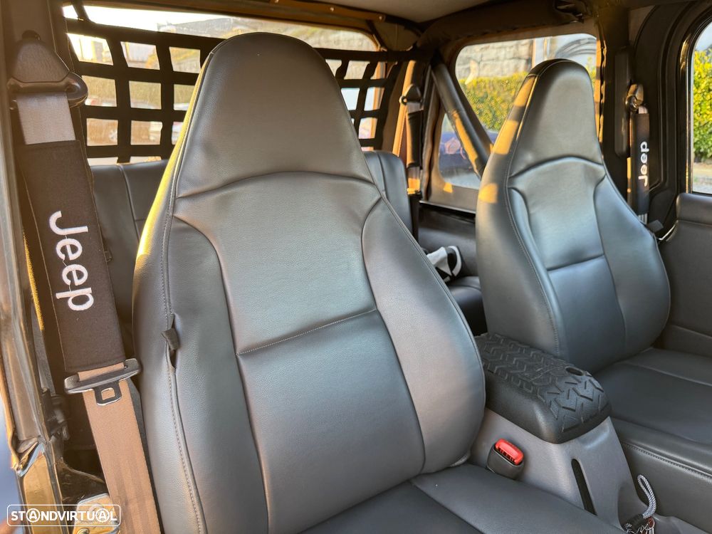 Jeep Wrangler 2.5 Sport Hard Top - 10