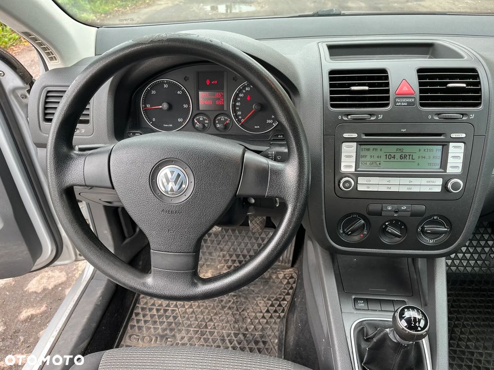 Volkswagen Golf - 33