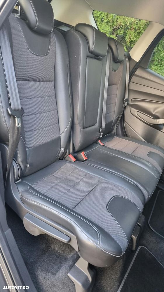 Ford Kuga - 8