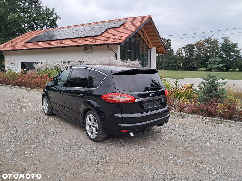 Ford S-Max - 12