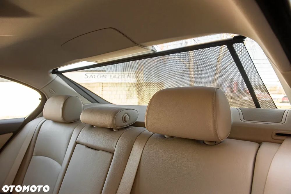 BMW Seria 5 525d Sport-Aut Luxury Line - 11