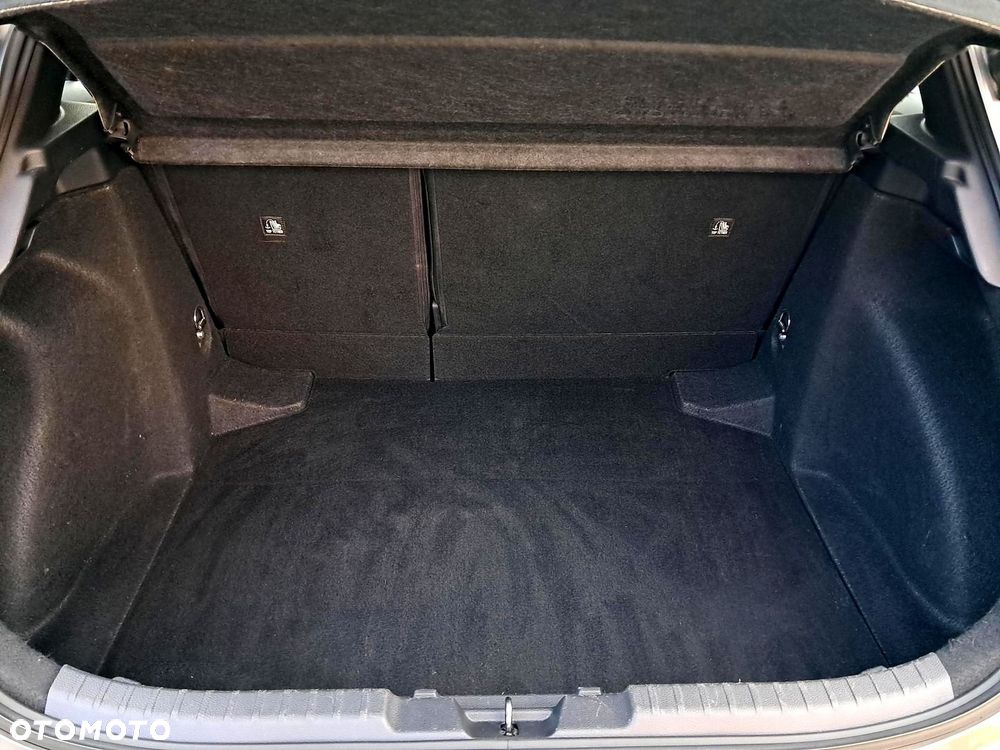 Toyota Corolla - 12