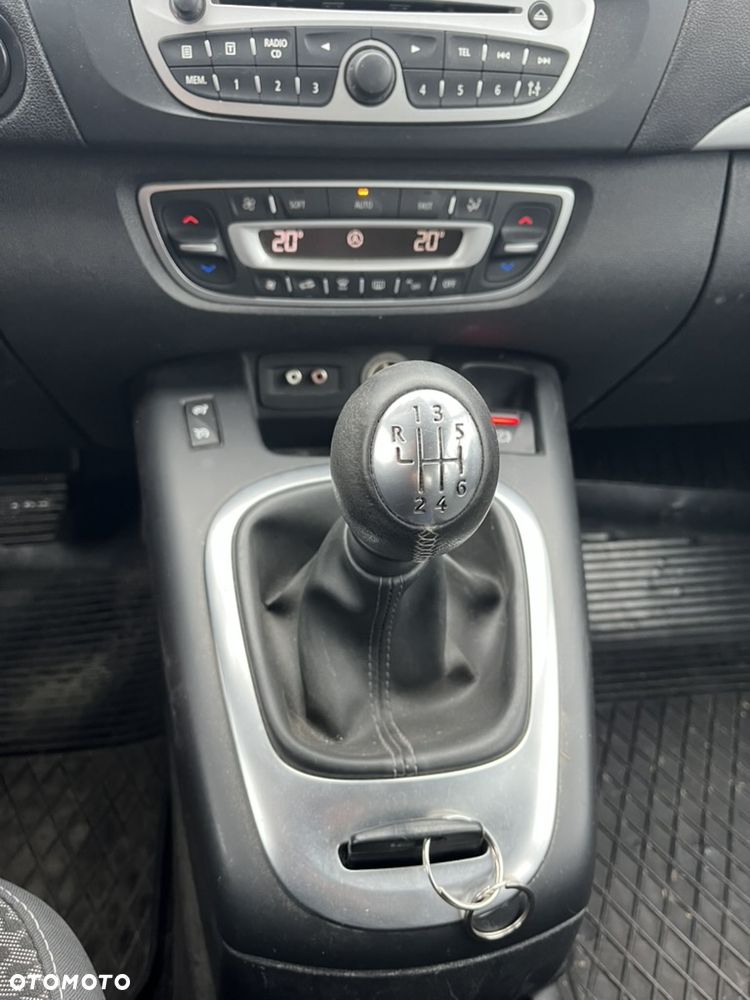 Renault Scenic - 11