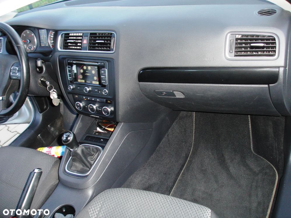 Volkswagen Jetta - 19
