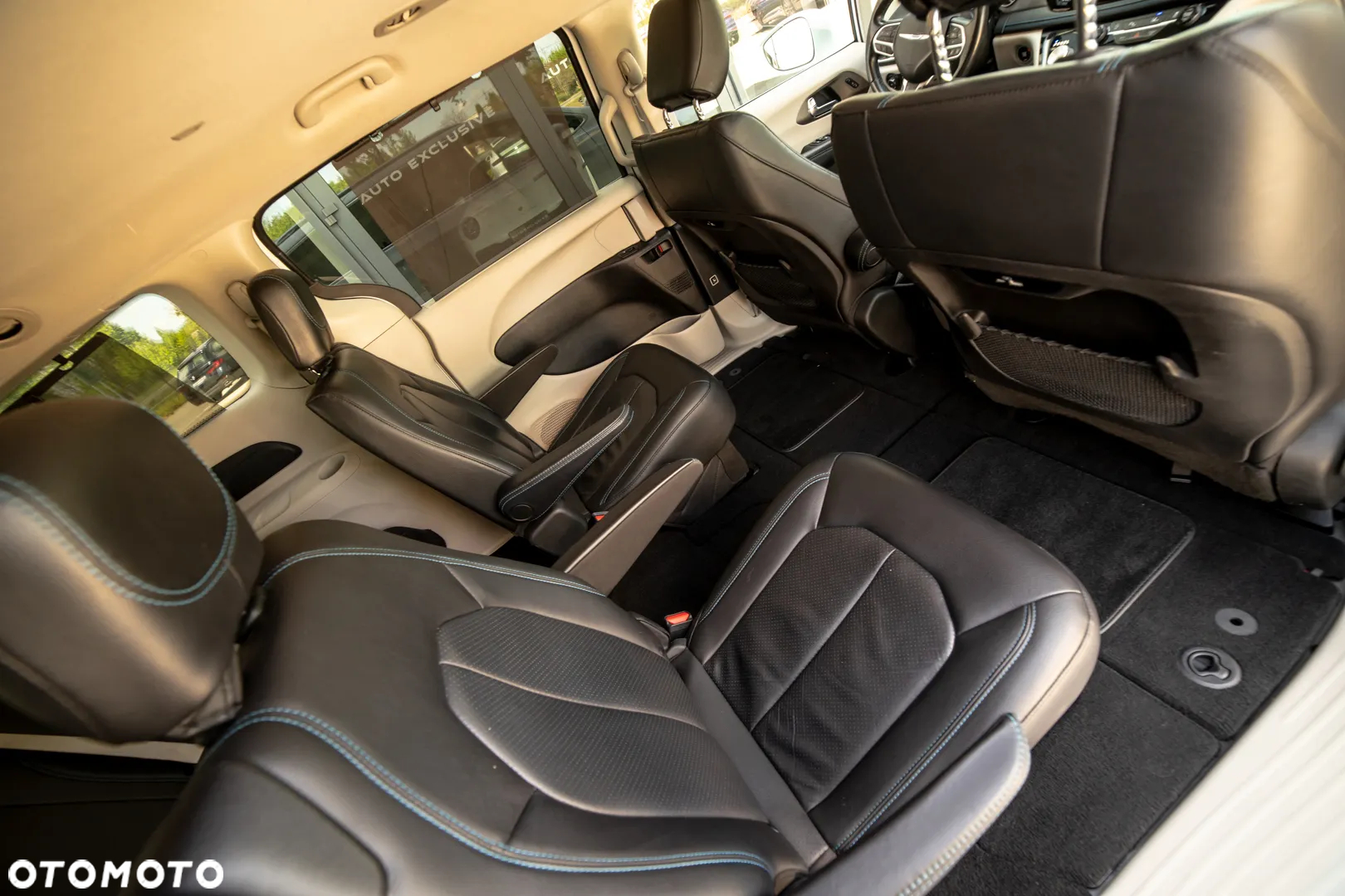 Chrysler Pacifica - 40